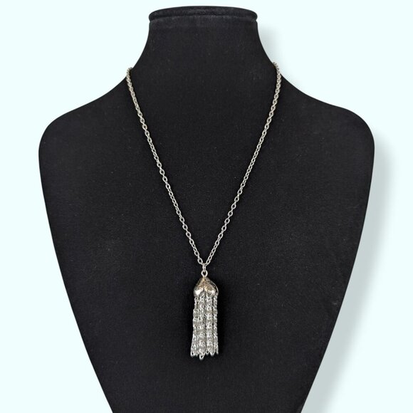 (2/$20) Dangling Snail Chain Tassel Pendant Necklace - Picture 1 of 5